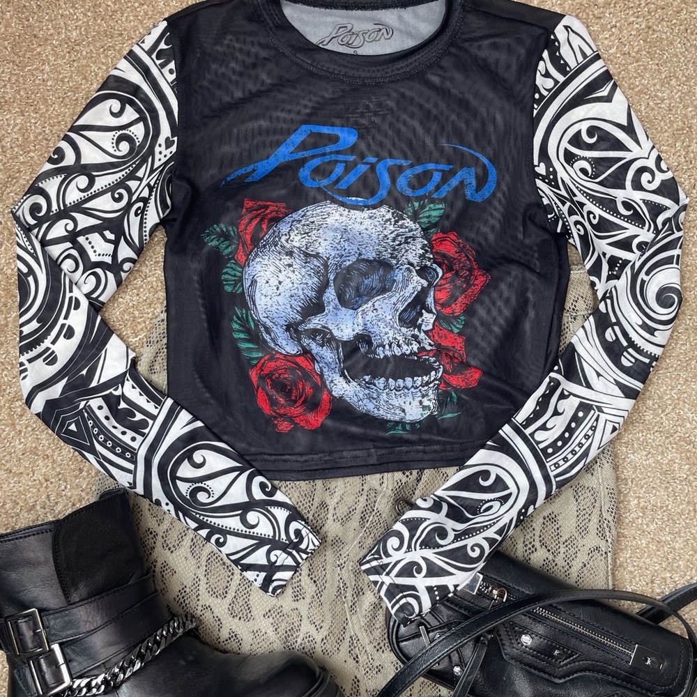 Fashion Nova Black and White Long Sleeve Tee